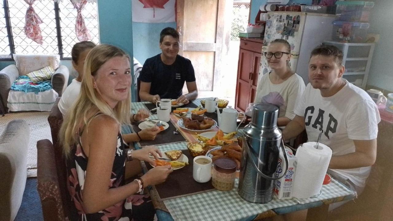 Save'S Homestay Nadi Exteriör bild