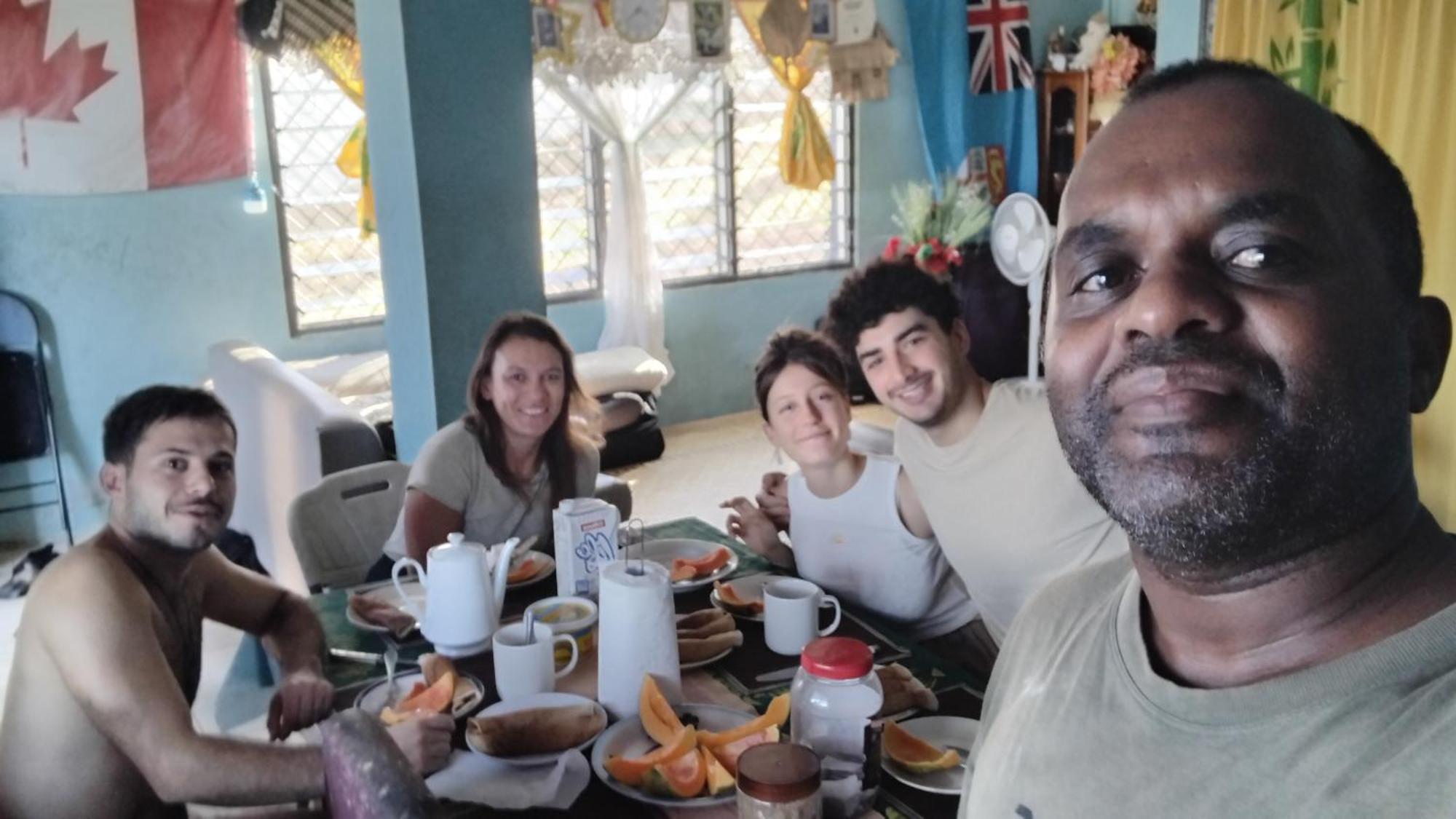 Save'S Homestay Nadi Exteriör bild